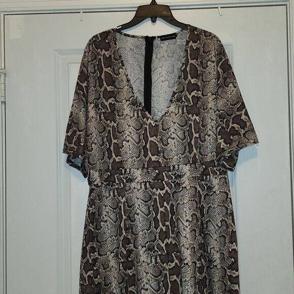 Pretty Little Thing Jumpsuit - Picture 1 of 7